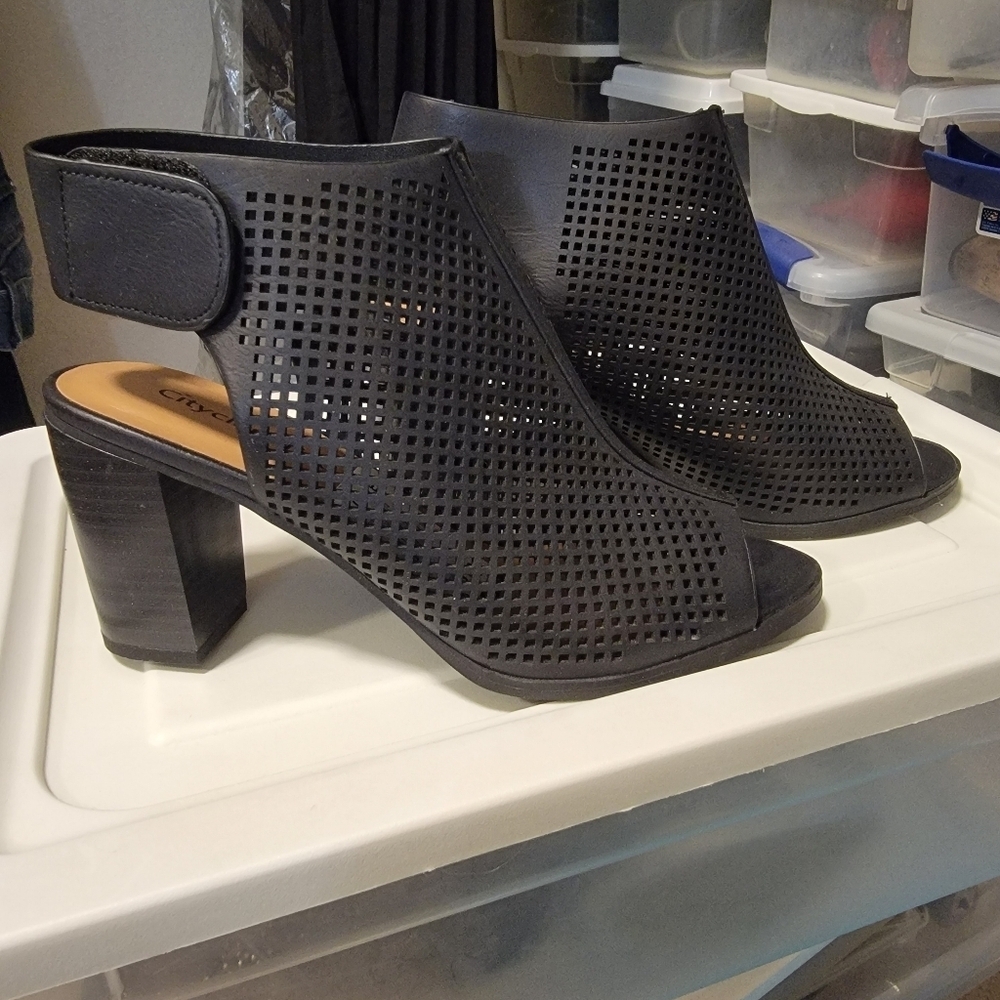 Cityclassified Black Perforated Block Heel Sandals